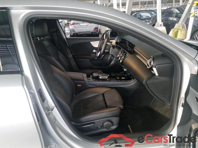 MERCEDES - MER A BERLINE 200 d 150PK DCT Business Solution AMG & Pano Roof #3