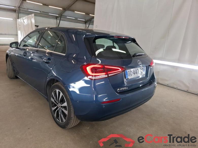 MERCEDES-BENZ Classe A Compact / 2018 / 5P / Berline A 250 e Business Line 8G-DCT #2