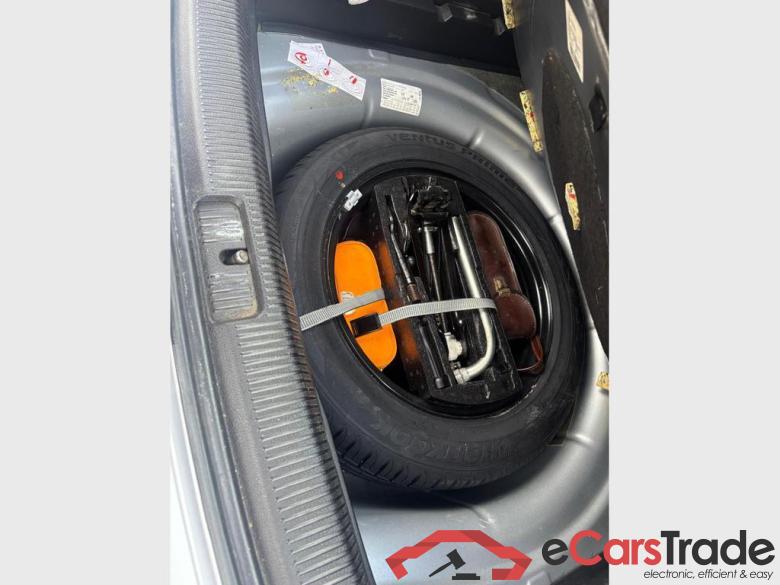 VOLKSWAGEN Golf Variant VI Golf Wagon Highline 1.6 l TDI 77 kW (105 PS) 5-speed #6