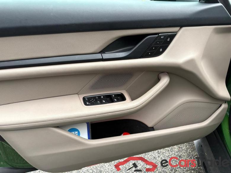 PORSCHE Taycan Taycan #3