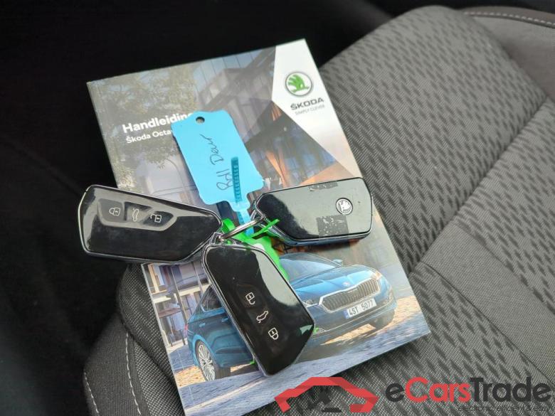 SKODA Octavia Combi 110 kW #6