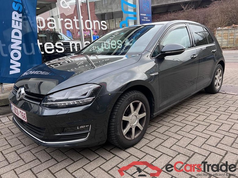 VOLKSWAGEN Golf VII Golf Comfortline 1.6 TDI BlueMotion Technology 81 kW (110 ch) 5 vitesses manuel #1