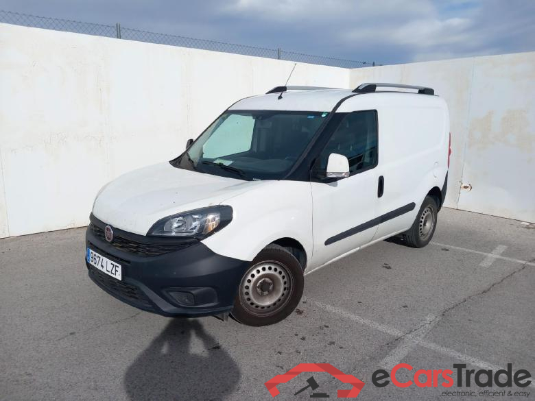 FIAT Doblò Cargo/2015/3P/furgón derivado de turismo Cargo Base 1.6 Mjet 66kW (90CV)