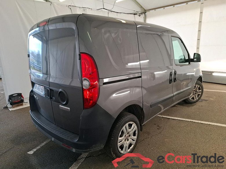 FIAT Doblò Cargo / 2015 / 4P / Fourgonnette 1.3 Multijet 95 Business #3