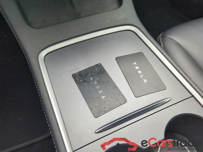 Tesla Model 3 Standard Range Plus RWD 4d #4