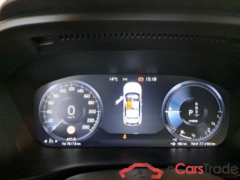 VOLVO XC40 / 2017 / 5P / SUV T5 PLUG-IN HYBRID RECHARGE INSCR. #4