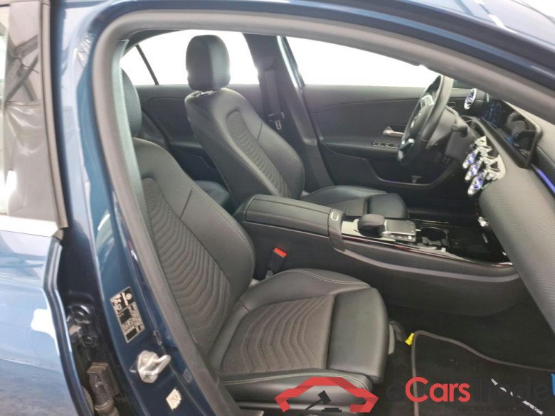 MERCEDES-BENZ Classe A Berline / 2018 / 4P / Berline A 250 e Business Line 8G-DCT #6