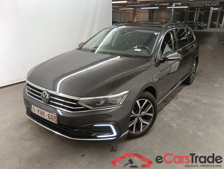 Volkswagen Passat Variant 1.4 TSI DSG6 GTE Business 5d #1