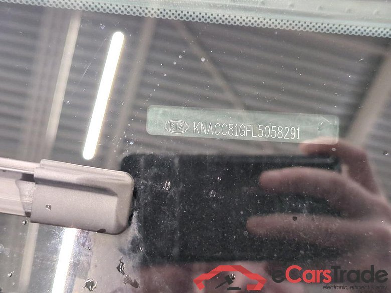 Kia e-Niro 64kWh ExecutiveLine 5d #6