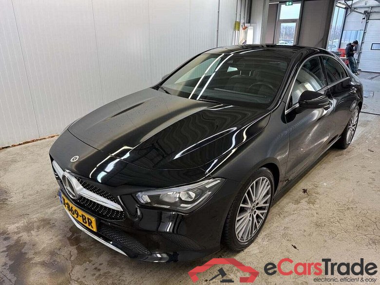 MERCEDES-BENZ CLA-klasse 180 Luxury Line #1