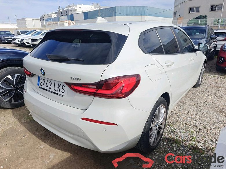 BMW Serie 1 / 2019 / 5P / berlina con portón 118i #2