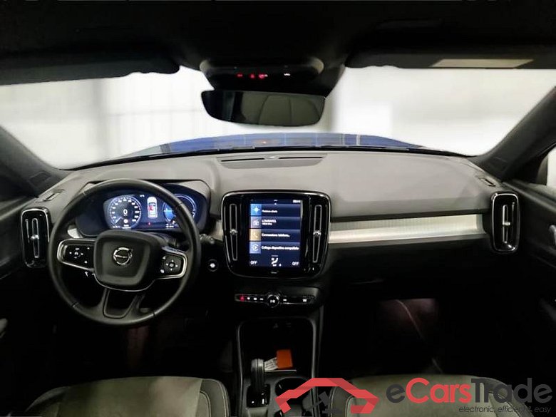 VOLVO XC40 / 2017 / 5P / SUV T5 PLUG-IN HYBRID AUTO RECH INSCRIP EXPR #3