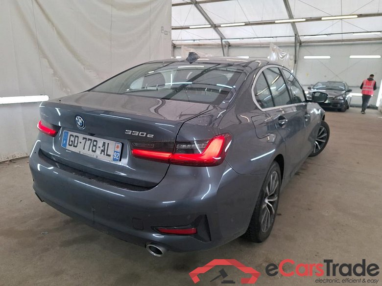 BMW Série 3 Berline / 2018 / 4P / Berline 330e 292ch Business Design BVA8 Hybride #3