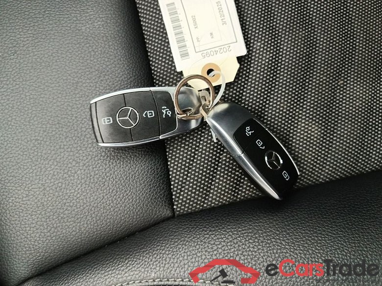 MERCEDES CLASSE GLA (H247) GLA 180 136 Business Solution 5d #4