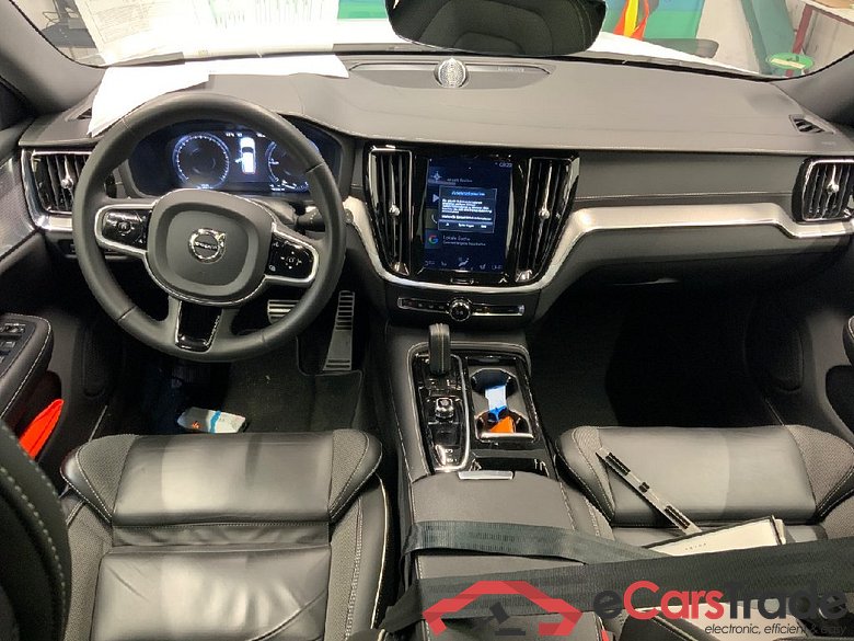 V60 Kombi Plus Dark Recharge Plug-In Hybrid AWD 2.0 T6 293KW AT8 E6d #3
