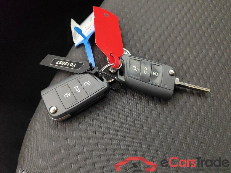 VOLKSWAGEN POLO - 2022 1.0 TSI 95hp Life DSG 5d #4