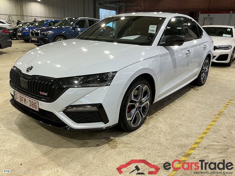 SKODA OCTAVIA 1.4 TSI PHEV 180KW DSG RS #1