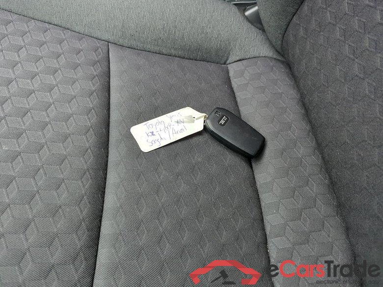 Toyota Yaris 1.5 Hybrid Style Automaat 5d #4