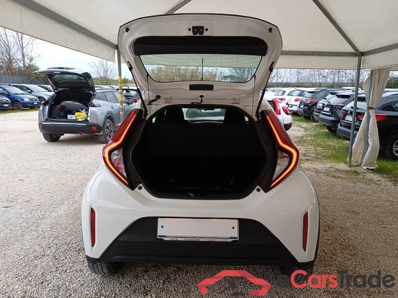 TOYOTA AYGO X / 2022 / 5P / SUV 1.0B (72 CV) ACTIVE S-CVT #5