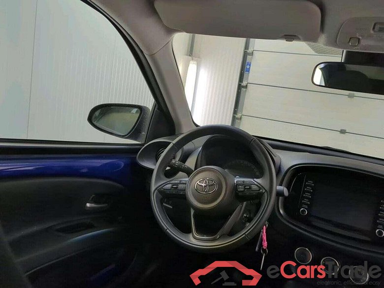 TOYOTA Aygo X 1.0 VVT-i MT Play #3