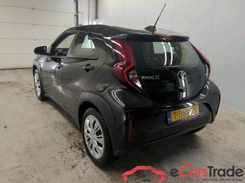 TOYOTA Aygo X 1.0 VVT-i MT Play #6