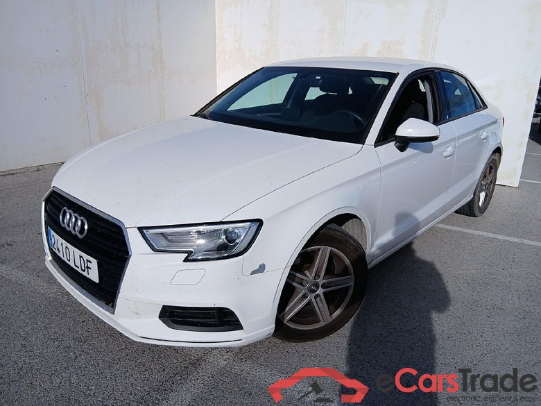 AUDI A3 / 2016 / 4P / sedán Sedan 30 TFSI 85kW (116CV) #1