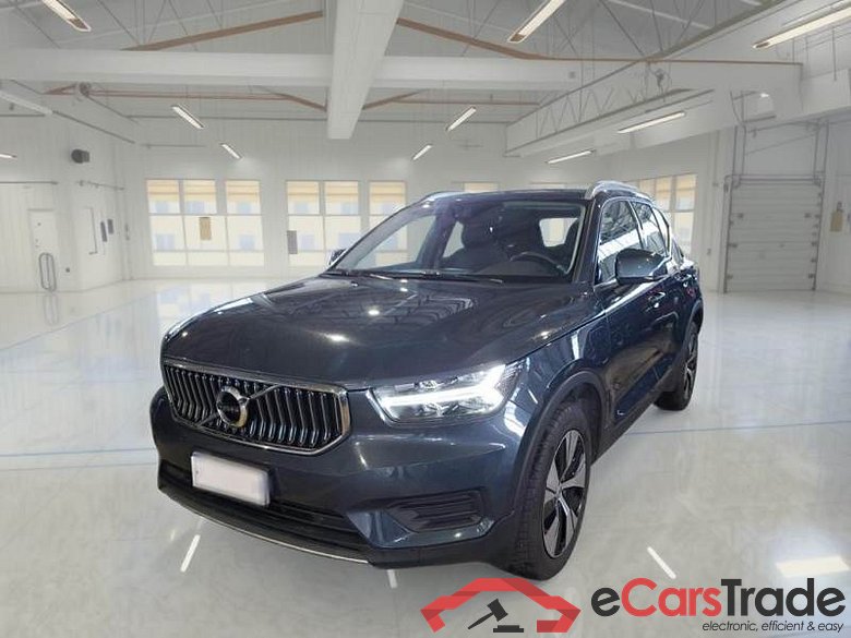 VOLVO XC40 / 2017 / 5P / SUV T4 PLUG-IN HYBRID AUTO RECH INSCRIP EXPR #1