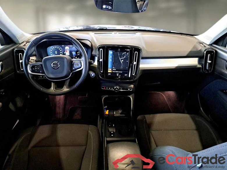 VOLVO XC40 / 2017 / 5P / SUV T4 PLUG-IN HYBRID AUTO RECH INSCRIP EXPR #3