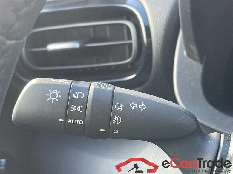 TOYOTA YARIS 1.5 Hybrid 115 First Edition #5