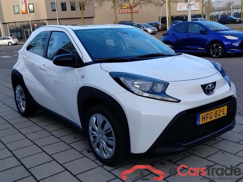 TOYOTA Aygo X 1.0 VVT-i S-CVT Play #2