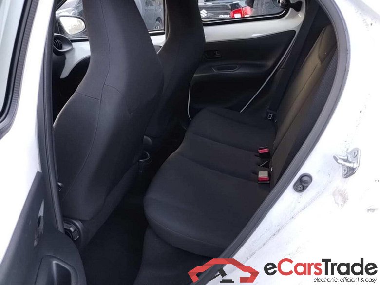 TOYOTA Aygo X 1.0 VVT-i S-CVT Play #5