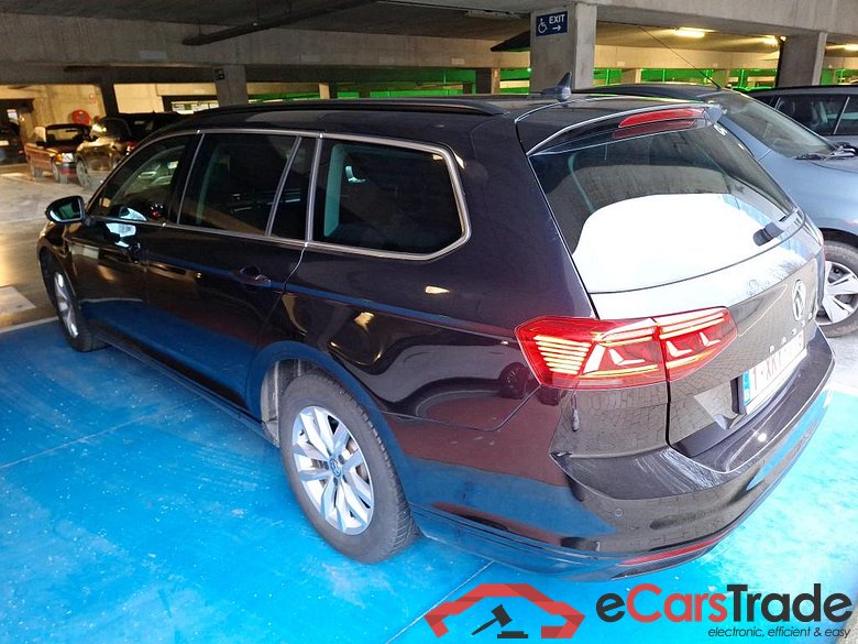 VOLKSWAGEN PASSAT VARIANT DIESEL - 2019 1.6 TDi SCR Style Business DSG #3