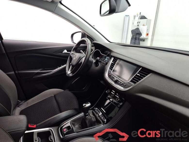 OPEL Grandland X 1.2 Turbo Business Executive #3