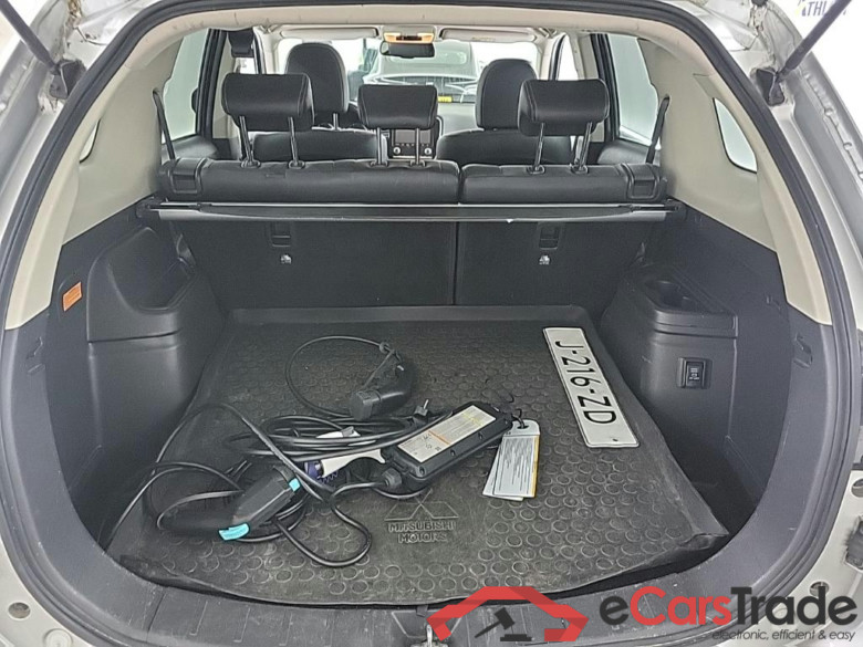 MITSUBISHI Outlander PHEV Intense 5D 165kW #5