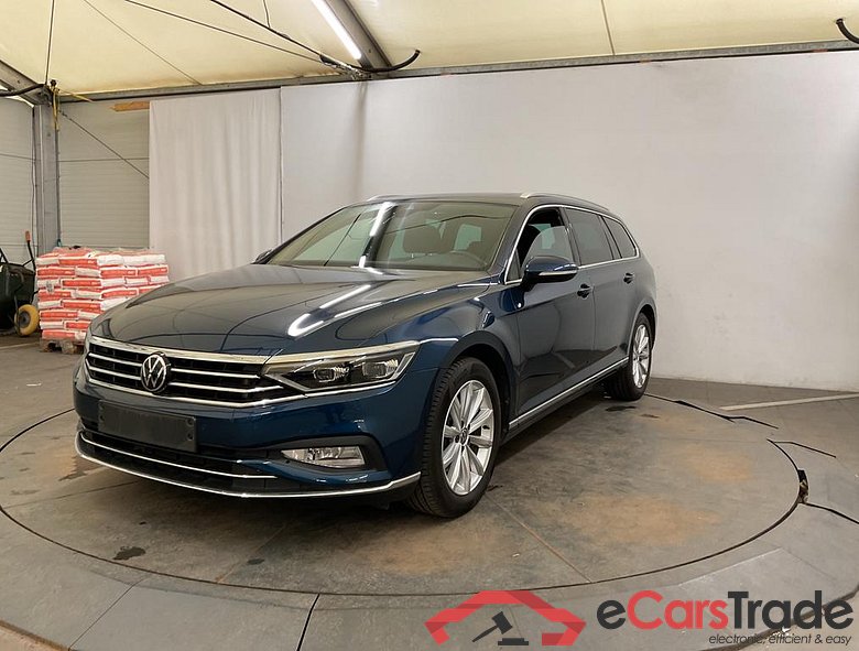 VOLKSWAGEN Passat Variant Passat Variant Elegance 'Business' 2.0 TDI SCR 110 kW (150 ch) 7 vitesses DSG