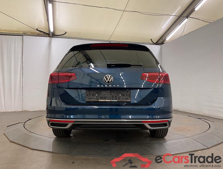 VOLKSWAGEN Passat Variant Passat Variant Elegance 'Business' 2.0 TDI SCR 110 kW (150 ch) 7 vitesses DSG #6