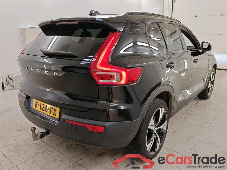 Volvo XC40 Recharge P8 AWD R-Design 5d #2