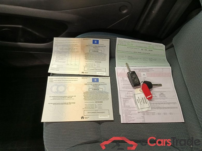 Citroën Berlingo Multispace 1.2 PureTech 110 S&S MAN Feel 5d #4