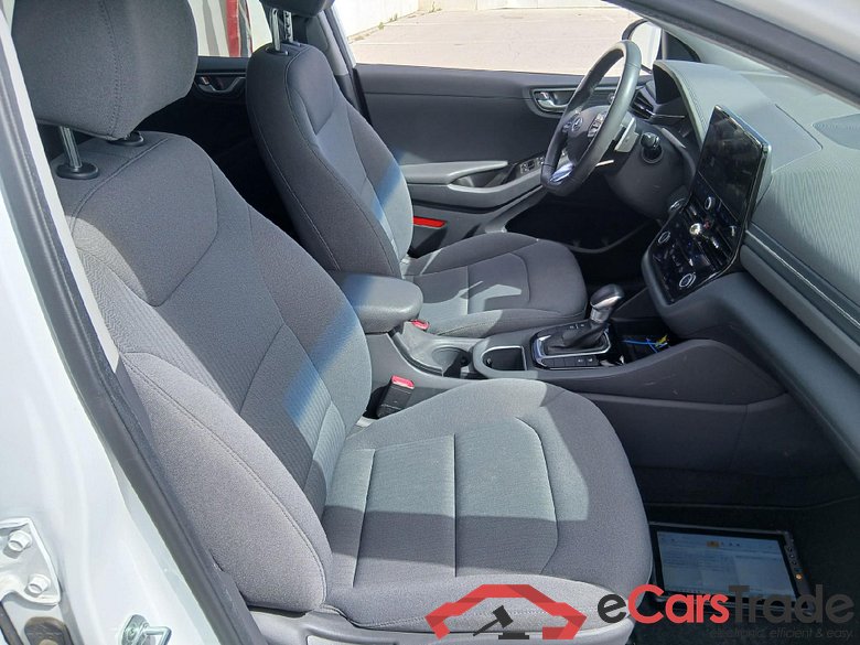 HYUNDAI IONIQ / 2019 / 5P / berlina con portón 1.6 GDI HEV Tecno DCT #6