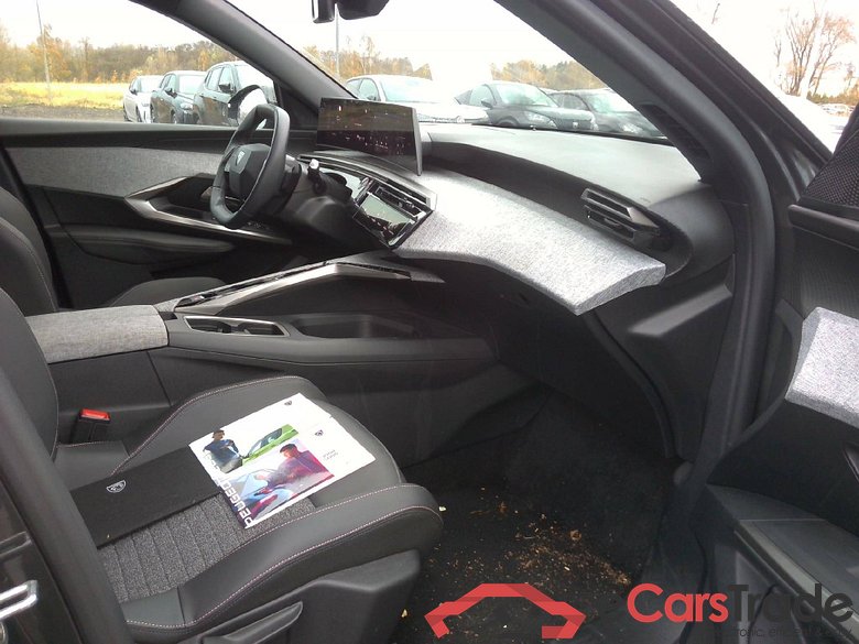 Peugeot 5008 Allure Hybrid 136 e-DCS6 (1.2L 3-cylinder) #3