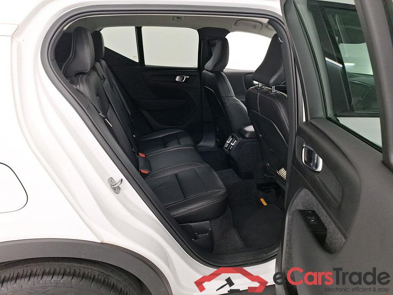 VOLVO XC40 1.5 T2 MOMENTUM PRO #6