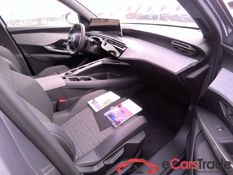 Peugeot 5008 Allure Hybrid 136 e-DCS6 (1.2L) #3