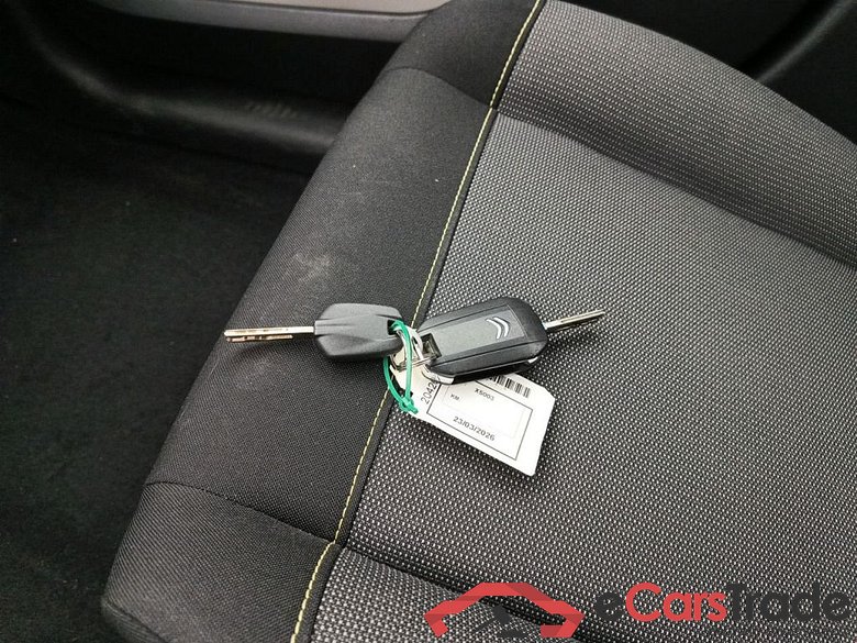 CITROEN C3 DIESEL - 2020 1.5 BlueHDi 102 Shine S&S 5d #4