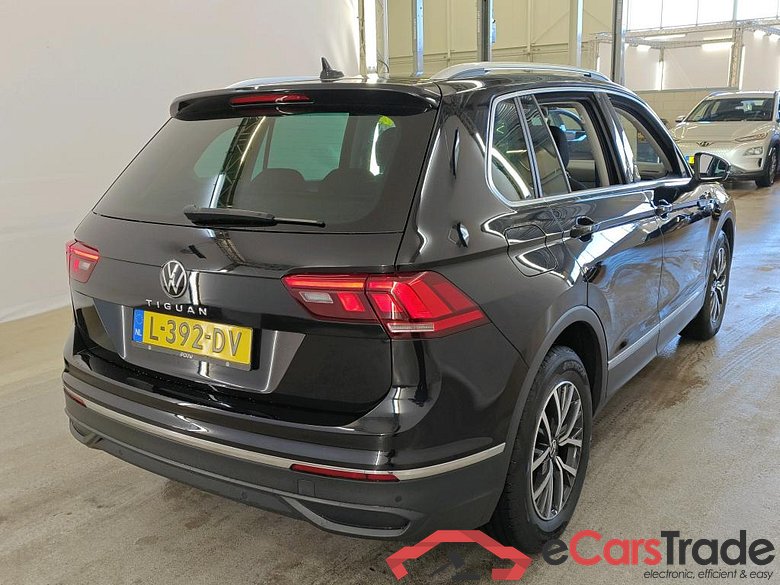 Volkswagen Tiguan 1.5 TSI 110kW DSG Life Business 5d #2