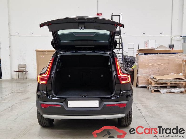 VOLVO XC40 / 2017 / 5P / SUV T2 MOMENTUM #5