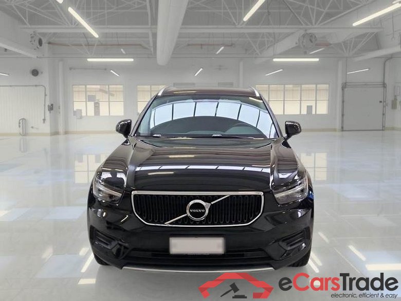 VOLVO XC40 / 2017 / 5P / SUV T2 MOMENTUM #6