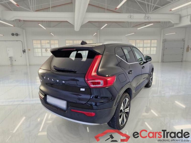 VOLVO XC40 / 2021 / 5P / SUV T4 RECHARGE PLUG-IN AUTO ULTIMATE BRIGHT #2