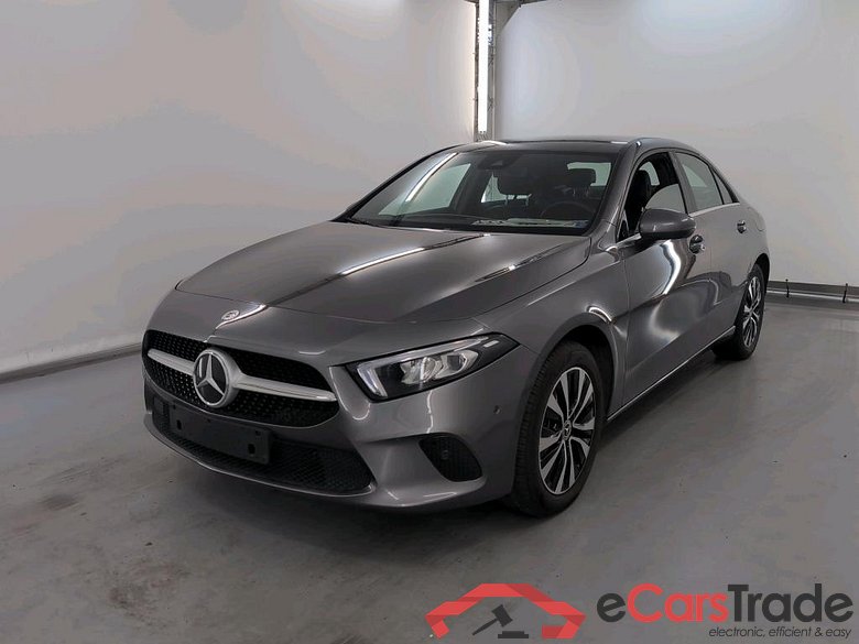 MERCEDES-BENZ A-CLASS LIMOUSINE 1.3 A 250 E BUSINESS SOLUTION DCT