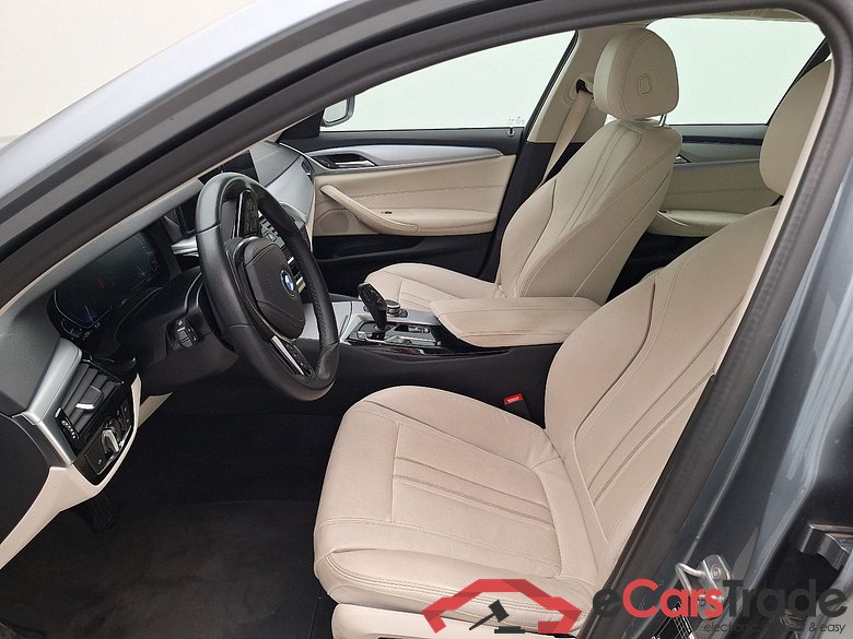 BMW, 5-ser To FL'20 PHEV, BMW 5 Reeks Touring 520e 150kW 5d #3