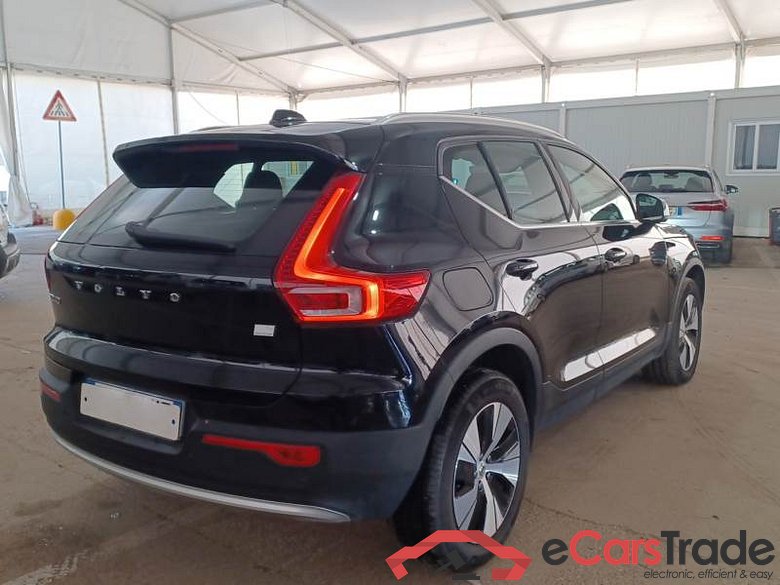 VOLVO XC40 / 2021 / 5P / SUV T4 RECHARGE PLUG-IN AUTO CORE #2